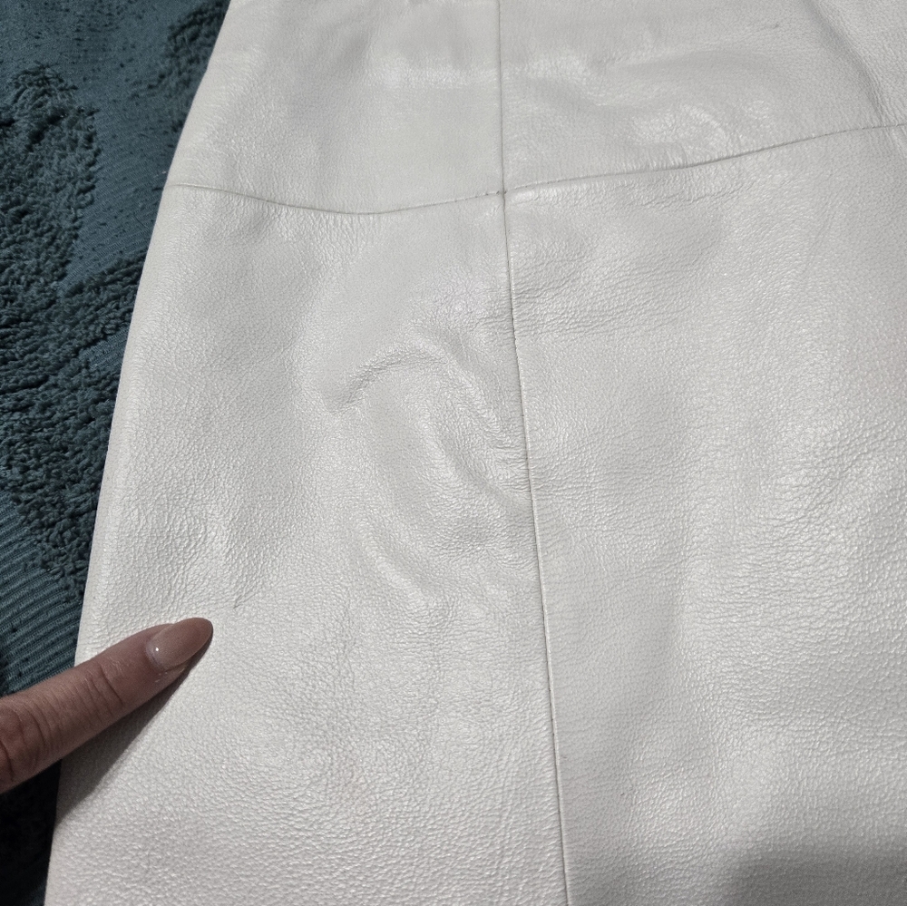 Wilson Leather mini skirt, sz 4, White - Picture 4 of 9
